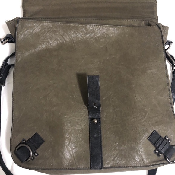 Simply Vegan Messenger bag - Picture 2 of 4